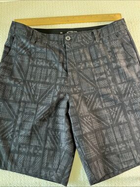 Crazy shirts brand, coconut poly/spandex gray/black patterned men shorts, golf